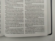 Cargar imagen en el visor de la galería, Biblia RVR60 Letra Súper Gigante Negra
